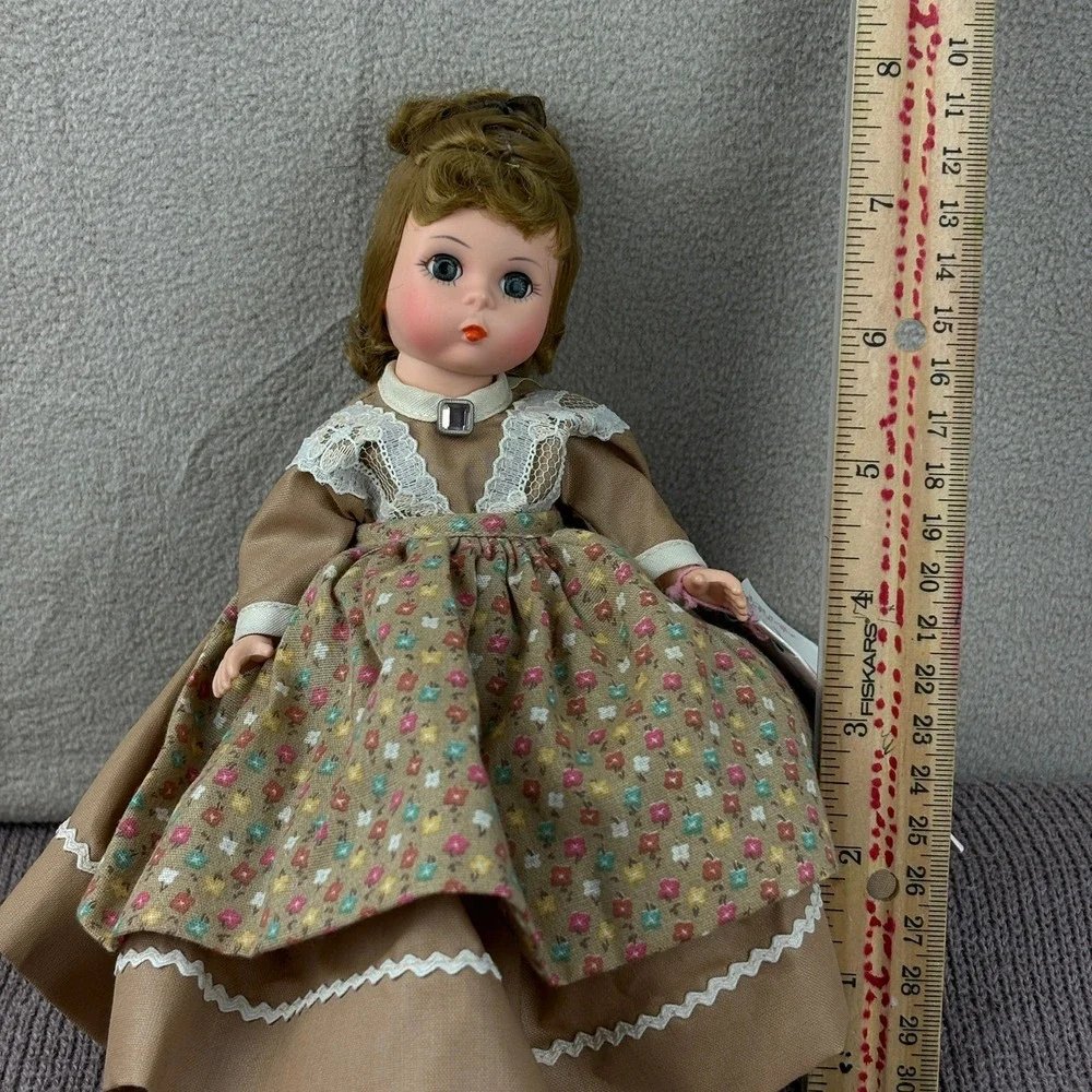 VTG Madame‎ Alexander Little Women Meg March 8